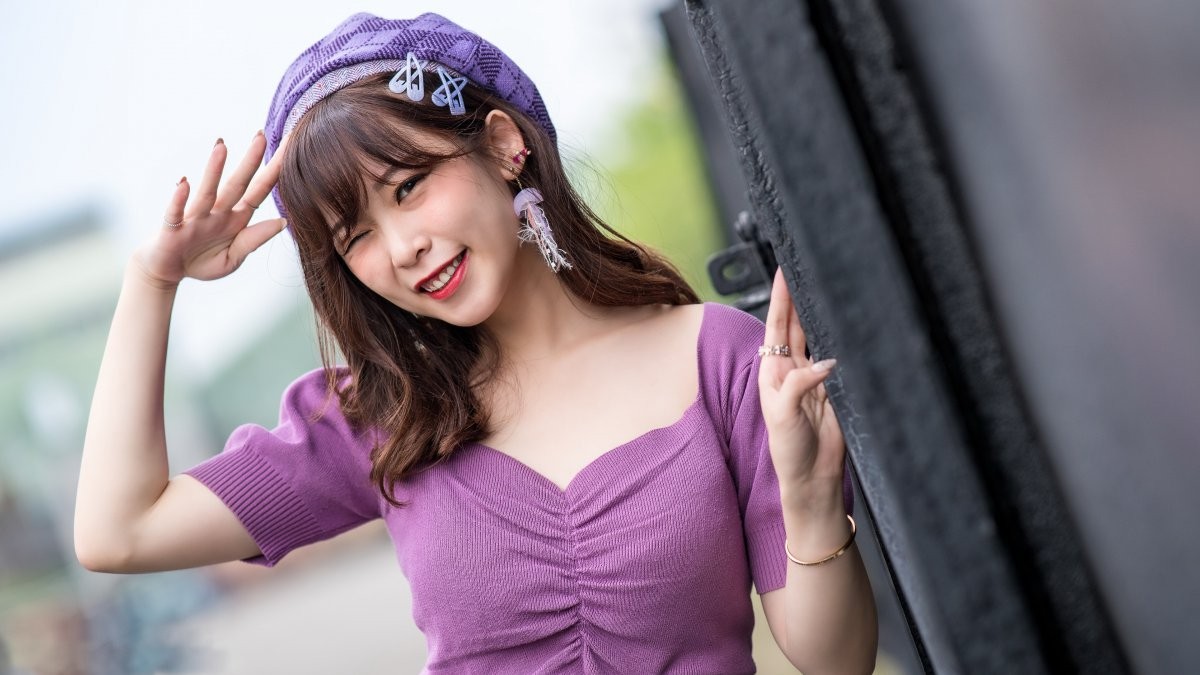 21092422540ch0-0-lp.jpg